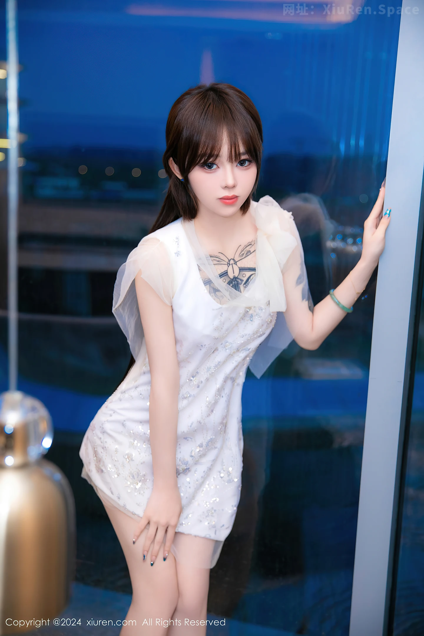 图片[5]-[XiuRen秀人网]VOL.8696 模特奶瓶性感白色连衣短裙露粉色情趣内衣秀曼妙身姿诱惑写真81P-秀人网官方网站